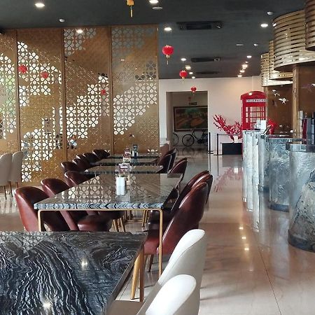 Grand Kolopaking Hotel Kebumen المظهر الخارجي الصورة