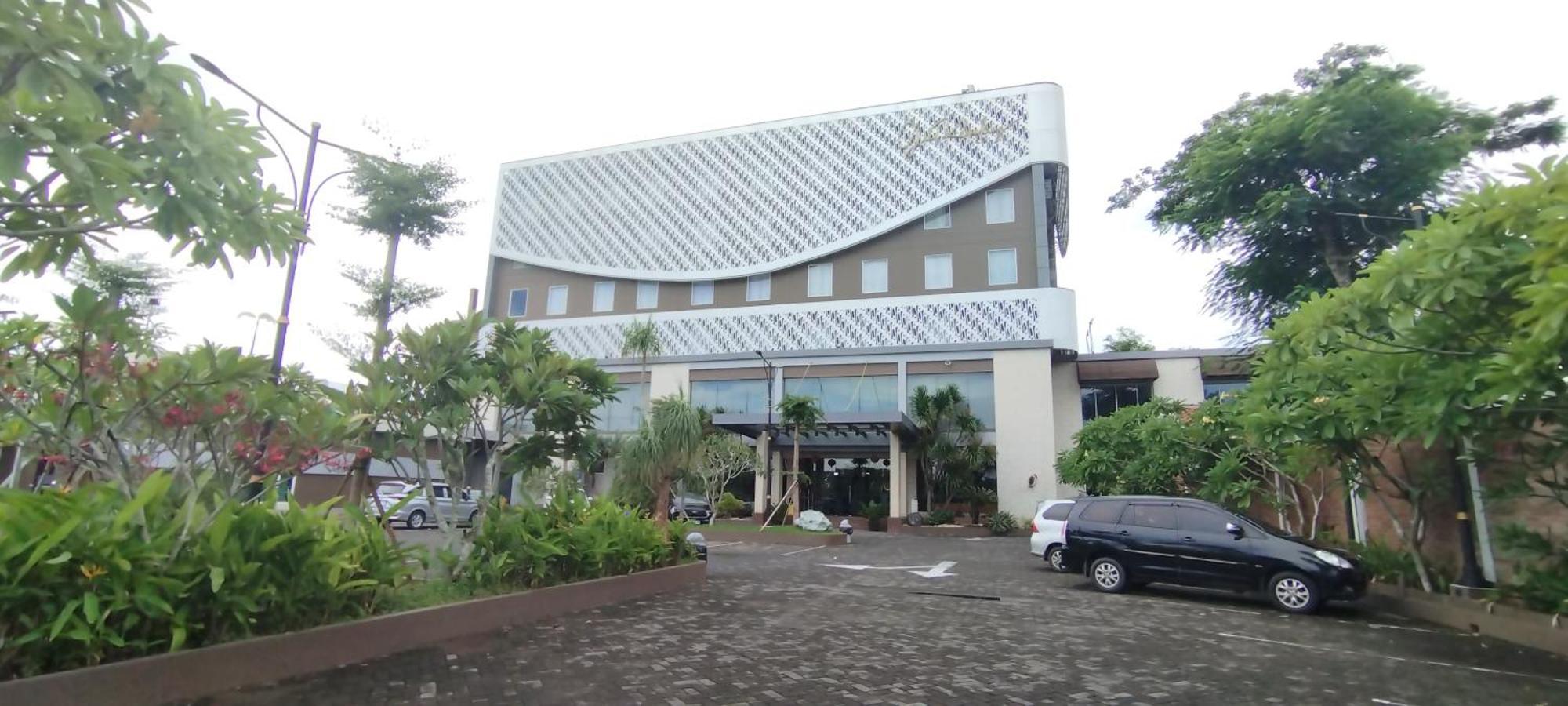 Grand Kolopaking Hotel Kebumen المظهر الخارجي الصورة