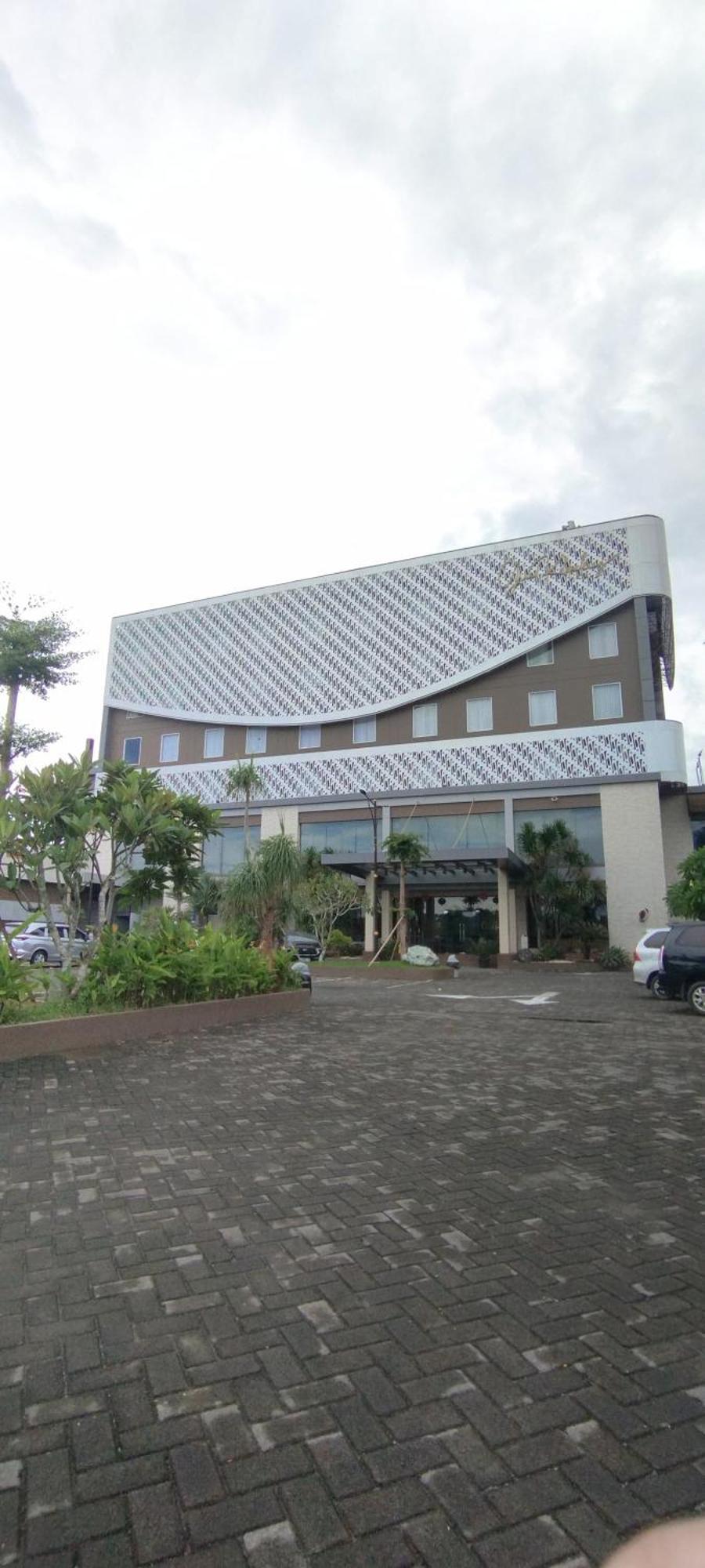 Grand Kolopaking Hotel Kebumen المظهر الخارجي الصورة